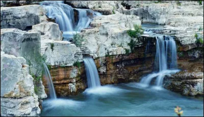 Rien que de l'eau, de l'eau de pluie, de l'eau de là-haut - Et le soleil blanc sur ta peau !