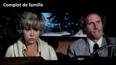 "Complot de famille" est le titre d'un film réalisé par Alfred Hitchcock.