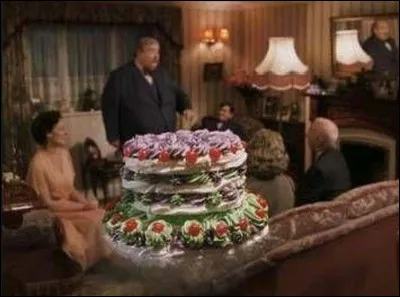 Que fait tomber Dobby sur la tête de madame Mason ?