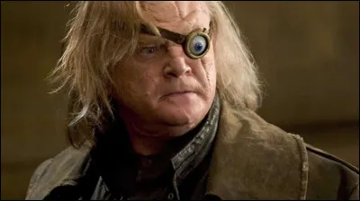 Quel est le travail de Maugrey Fol il ?