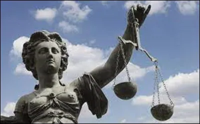 Avec la balance, quel est le deuxi&egrave;me embl&egrave;me de la Justice ?