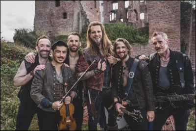 Complétez : 
"Nun kеhr ich..."