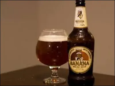 Où la bière de banane est-elle traditionnellement consommée ?