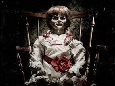 A qui offre-t-il la poupée ?