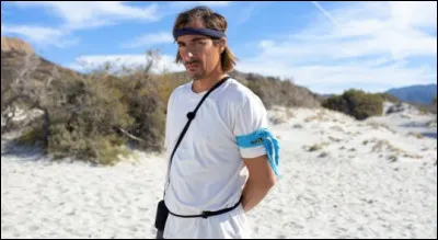 Il est persuadé que tout est un complot, nous parlons de :