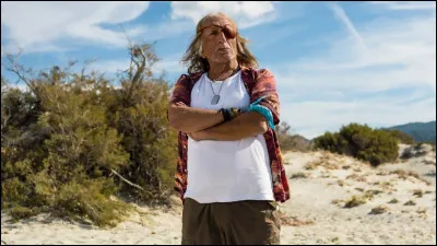 Il est un ancien militaire reconverti dans l'écriture d'ouvrages de survie, je parle bien sûr de :