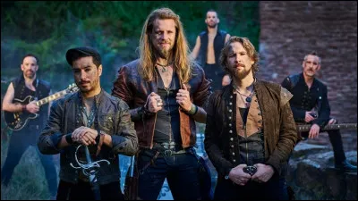 Complétez : 
"Wie Sturm und Wind in weißen..."