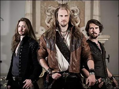 Complétez : 
"Fan und Band, Girl und Boy, Siegfried und..."