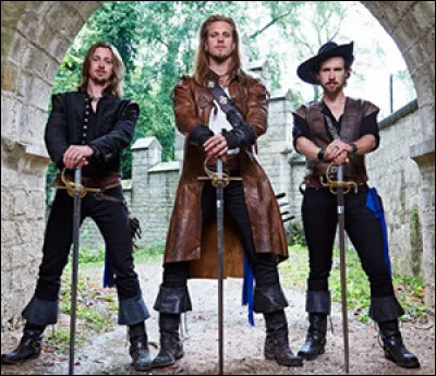 Complétez : 
"Im großen Schach um Gold und..."