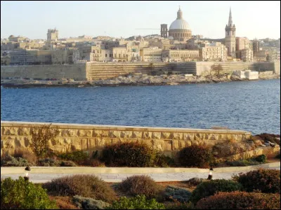 Qui était le Français Jean de Valette qui donne son nom à la capitale maltaise, La Valette ?
