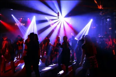 Grand retour en 1966 ! Complétez les mots du chanteur Antoine dans ses "Élucubrations" ! "Avec mon petit cousin qui a dix ans, on regardait gros nounours à la télévision. À nounours il a dit "bonne nuit mon bonhomme", il est parti danser le ... au Paladium". Quelle danse est-il parti danser ?