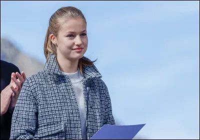 Comment s'appelle la sur de Leonor de Borbón y Ortiz, la future reine d'Espagne ?