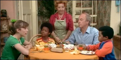 Dans "Arnold et Willy", les deux enfants vont vivre chez les Drummond à :