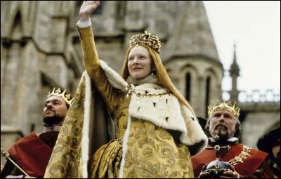 Quelle est la date du couronnement d'Élisabeth ?