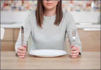 Mise en situation - Tu es seul chez toi, il est midi trente, tu meurs de faim. Dans ton frigo, il y a seulement des légumes frais et du gruyère. Que fais-tu ?