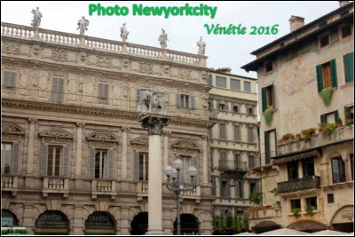 Quelle est cette ville italienne de Vénétie, la plus célèbre cité romantique du monde de par ses amants mythiques Roméo et Juliette ?