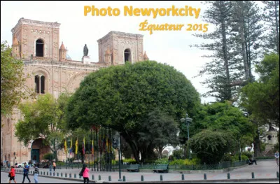 Quelle est cette ville d'Équateur, troisième plus grande ville du pays et capitale de la province de l'Azuay ?