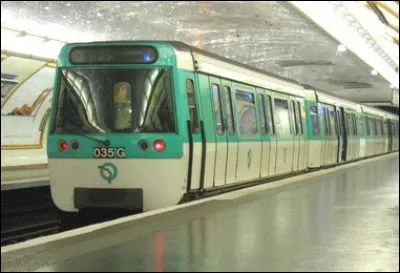 Quel est ce moyen de transport en général sous-terrain ?