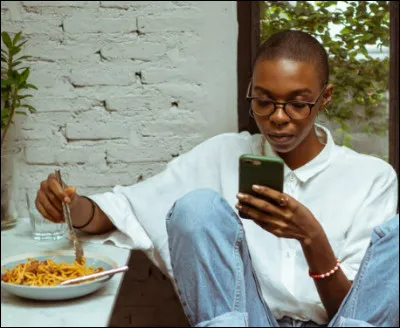 Avec qui manges-tu ?