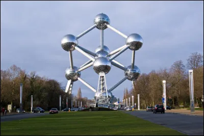 Quel est ce monument de Bruxelles, en Belgique, construit à l'occasion de l'Exposition universelle de 1958 ?