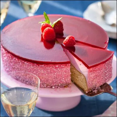 Une mousse de fruits avec de la crème, de la gélatine, une base de génoise et un savoir-faire ! Quel est le nom de cet entremet ?