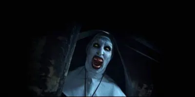 Comment la sorcière ayant pratiqué des rites sataniques dans cette maison est-elle décédée ?