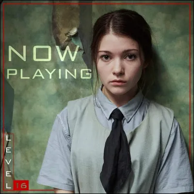 Qui est emmenée en bas après que Mlle Brixil se soit fait voler sa carte-clé ?