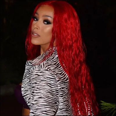 Quelle est la star présente sur la photo ?