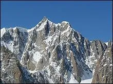 Toujours dans le massif du Mont-Blanc, quel est ce mont qui atteint 4468m ?