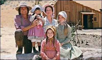 Quel est le nom de la poule qui sera dérobée dans l'épisode "La Vipère de Walnut Grove" ?