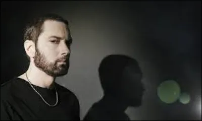 Quel rappeur reconnu pour la rapidité de ses paroles est l'interprète de la chanson "Lose Yourself" ?