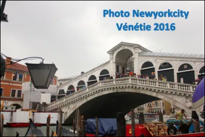 Quel est ce pont pi&eacute;ton (1591), le plus vieux et le plus ancien de Venise qui surplombe le Grand Canal ?