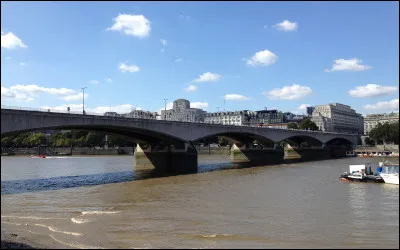 Quel est ce pont routier au dessus de la Tamise &agrave; Londres ?