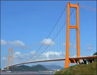 Quel est ce troisi&egrave;me plus grand pont suspendu du monde (5 452m) qui relie les &icirc;les Zoushaw au continent chinois ?