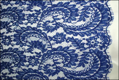 Veux-tu de la dentelle sur ta robe ?