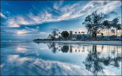 En quelle année cet archipel a-t-il intégré la République française ?