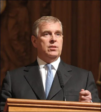 Dans quelle salle du palais de Buckingham Andrew d'York est-il baptisé ?