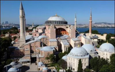 Monument : Laquelle de ces informations concernant la cathédrale Sainte-Sophie est inexacte ?