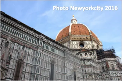 Quel est le concepteur de la coupole révolutionnaire de la cathédrale de Florence, plus grand dôme en maçonnerie jamais construit au monde, pesant 37 000 tonnes et réalisé entre 1420 et 1436 ?