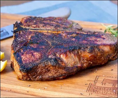 Quelle est cette spécialité culinaire de Toscane, de la viande de boeuf toscan de qualité, coupée en tranches épaisses cuites à la braise ?