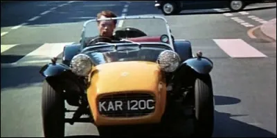 Quelle voiture possède Numéro 6 dans "Le Prisonnier" ?