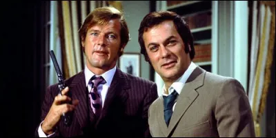 Qui joue le rôle de Daniel Wilde dans "Amicalement Vôtre" ?