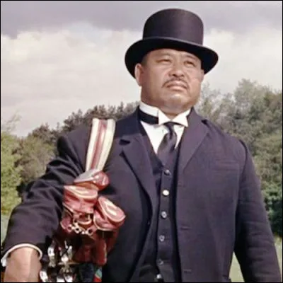 Dans quel film James Bond affronte-t-il un Cor&eacute;en arm&eacute; d�un chapeau melon mortel ?