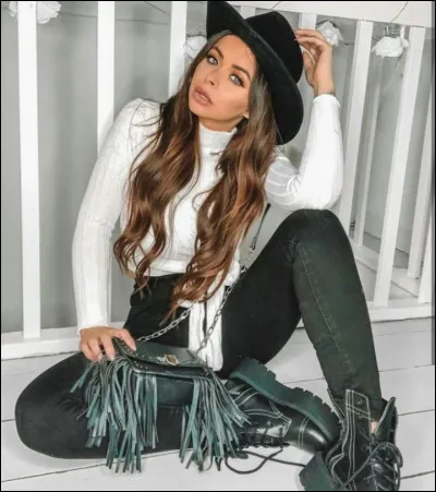 Qui est cette youtubeuse ?