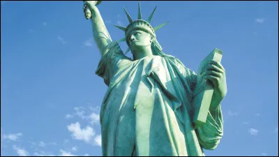 Et quant &agrave; la tablette dans sa main gauche, quelle est sa signification ?