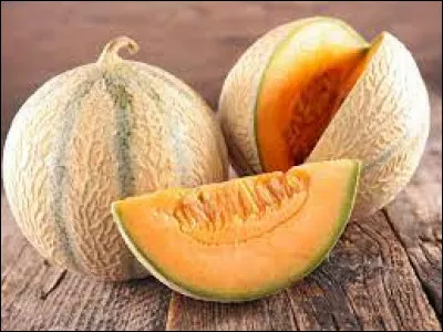Maintenant, nous passons au melon. Il se déguste parfois pour le dessert, mais parfois aussi pour le repas avec du jambon cru et/ou du porto. Fruit ou légume ?