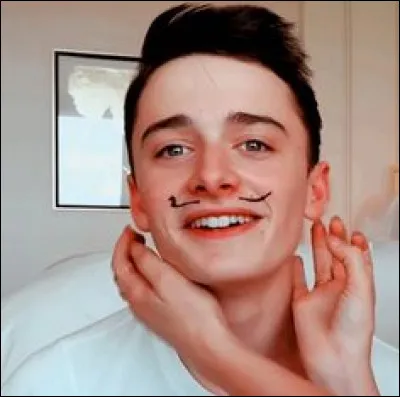 Quand a-t-il commencé sa chaîne YouTube en publiant sa première vidéo ?