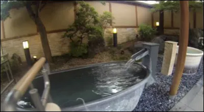 Une chose est fausse parmi les suivantes. Trouve laquelle.