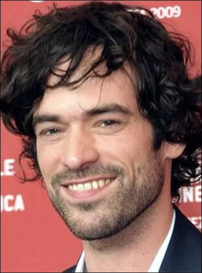 Qui est ce Romain, acteur français né en 1974 ?