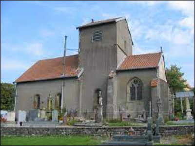 Notre balade commence devant l'église Saint-Renobert, à Ameuvelle. Petit village de 48 habitants, dans l'arrondissement de Neufchâteau, il se situe dans le département ...